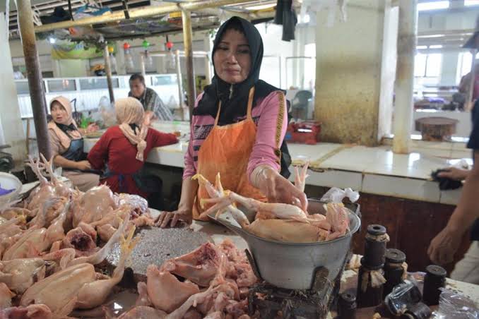 Ilustrasi harga daging ayam naik di Pekanbaru dan sekitar (foto/int)